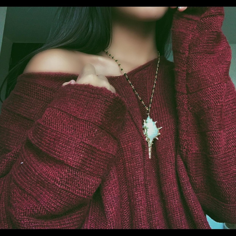 Golden Alba Pendant Necklace - Picture 6 of 6